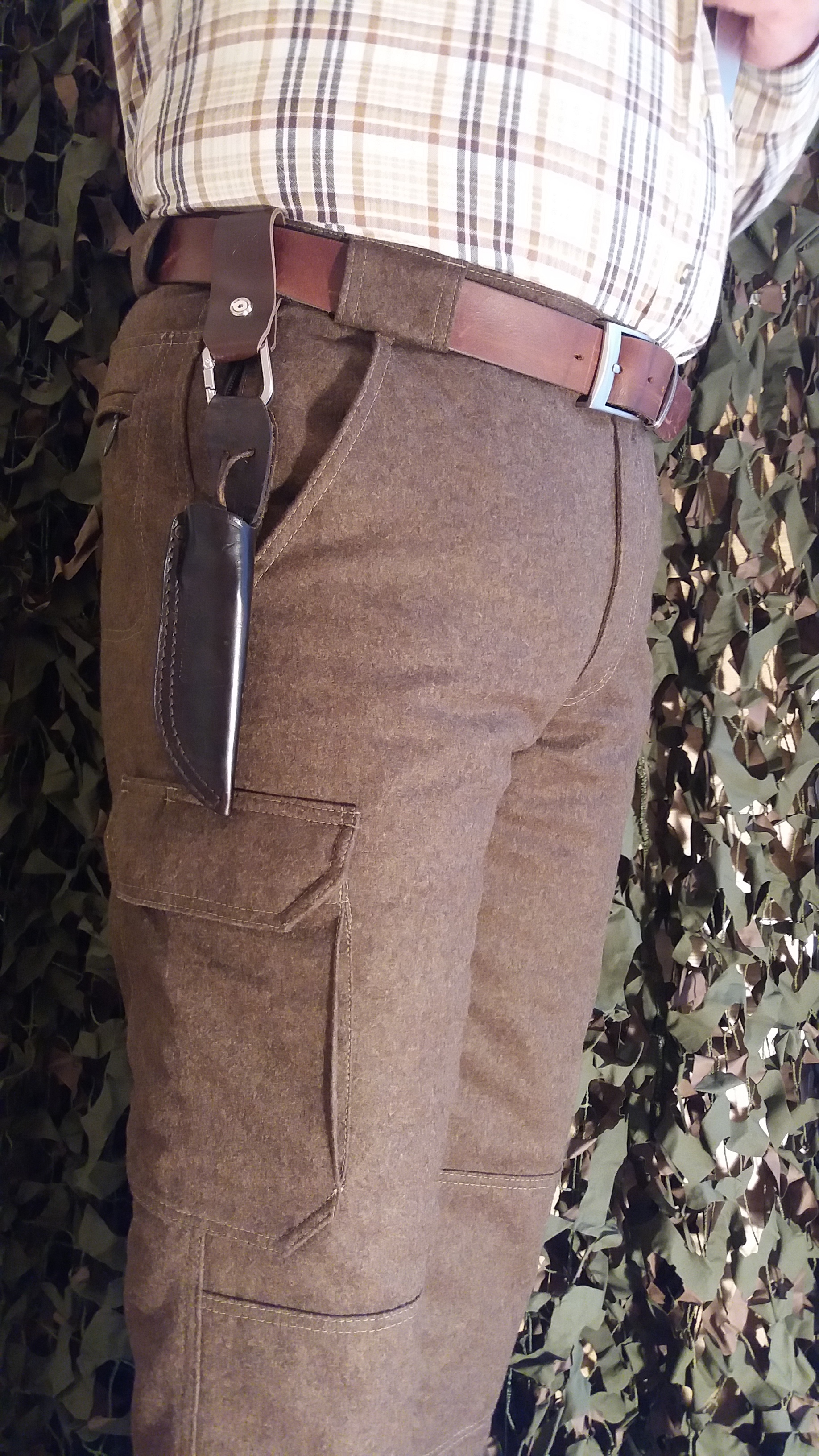 Gürtelschlaufe #2 mit D-Karabiner als Messer-Dangler